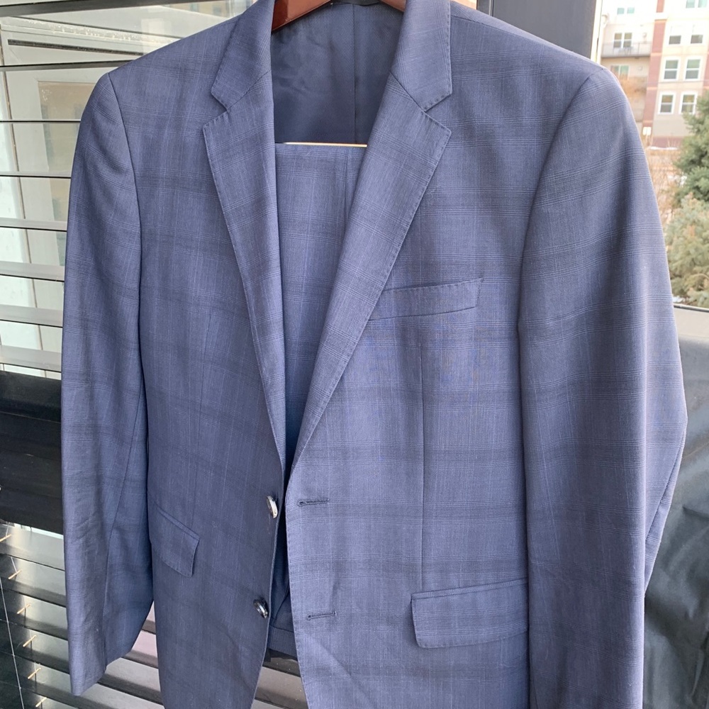 Hugo Boss Suit 38R